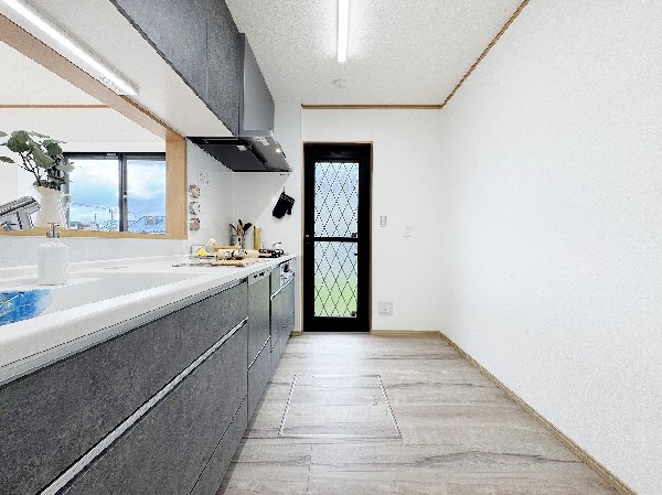 毎日使うキッチンが綺麗で清潔ならお料理を作るのも楽しくなりますよね。機能性とデザイン性を兼ね備えた嬉しいキッチン。