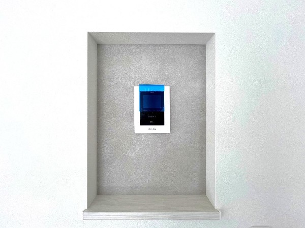 同仕様設備：「TVモニター付インターホン」　モニター付インターホンが標準仕様です。不安になりがちな防犯面。目で確認できるからあんしんです。