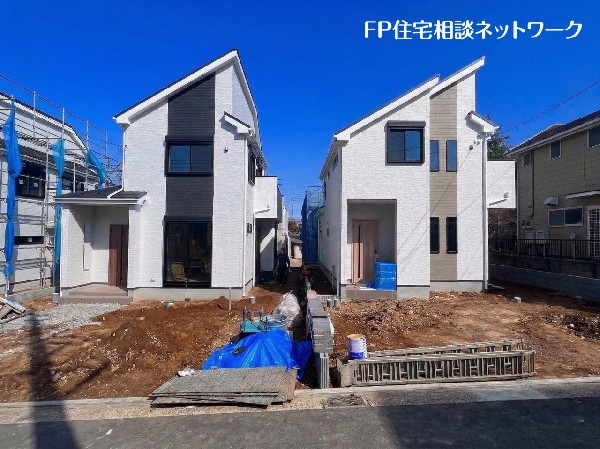 外観:第一種低層住居専用地域の良好な住環境が保たれたエリア。低層の一戸建てを中心とした街並みが整然と続きます。