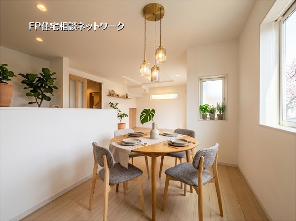 【LDK│18帖】  本画像はAIがCGで家具を作成しており、実際の現地に家具は設置されておりません。また、販売価格に家具等は含まれておりません。