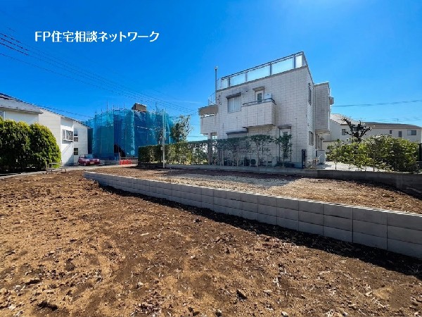 外観:周辺は緑を感じる事が出来る住環境！落ち着いた雰囲気で静かな日常を送る事が出来る住宅です。