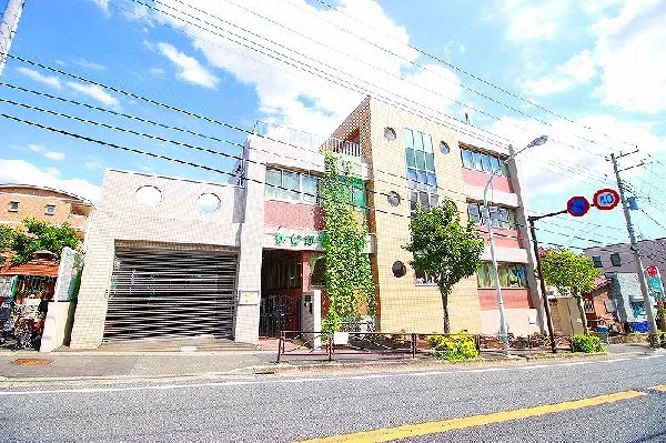 周辺環境:梶ケ谷幼稚園(教育方針は「丈夫な子、友達との交わりをできる子、自然に触れ合う子、創意工夫のできる子、挨拶のできる子の育成」)