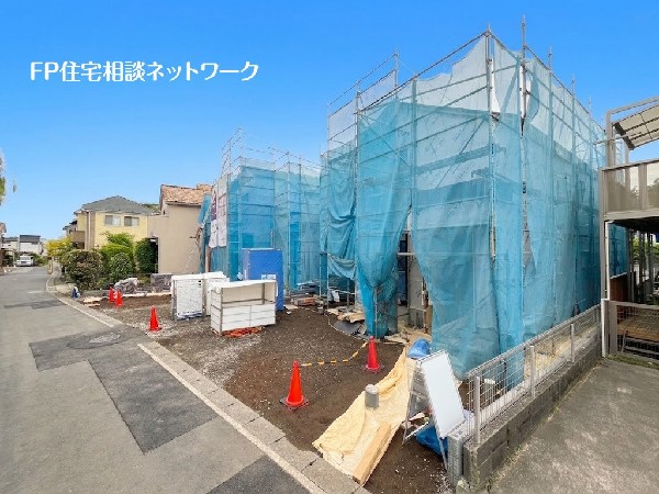 外観:2階建てが建並ぶ閑静な住宅街に位置し、都会の中で静かな日常を送る事が出来る住環境です。