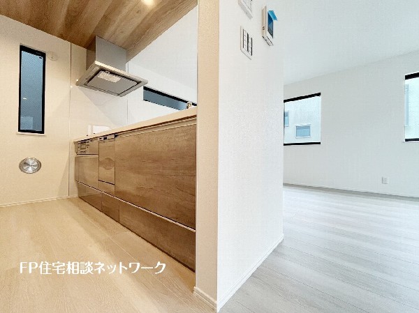 毎日使うキッチンが綺麗で清潔ならお料理を作るのも楽しくなりますよね。機能性とデザイン性を兼ね備えた嬉しいキッチン。