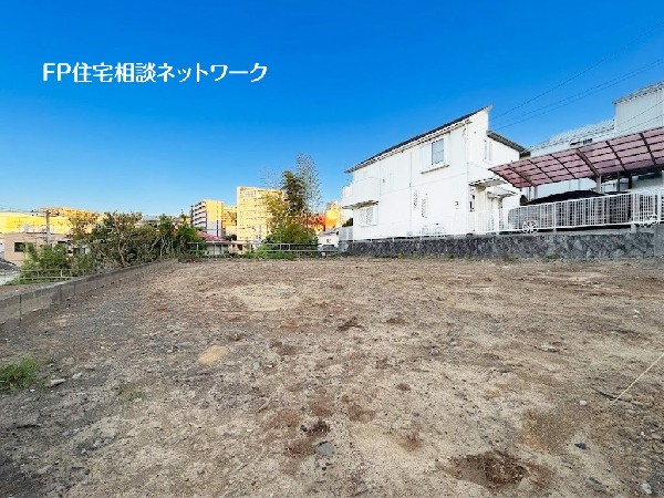 外観:土地面積100m2以上の2階建て用地！スタイリッシュなデザインでお好みの住宅を建築する事が出来ます。