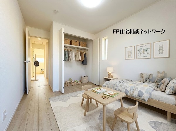 【ベットルーム5帖】  本画像はAIがCGで家具を作成しており、実際の現地に家具は設置されておりません。また、販売価格に家具等は含まれておりません。