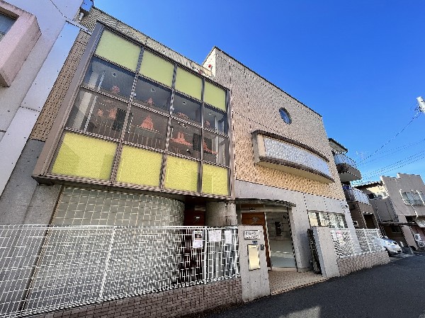 周辺環境:桐光学園みどり幼稚園(明るく楽しい雰囲気の中で、バランスのとれた豊かな活動を展開しています。)