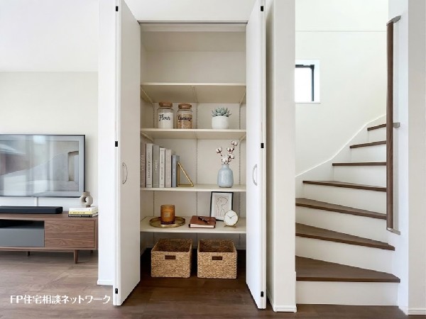 【LKD収納】  本画像はAIがCGで家具を作成しており、実際の現地に家具は設置されておりません。また、販売価格に家具等は含まれておりません。