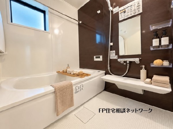本画像のタオル、小物等はCG生成の配置イメージです。販売価格にこれらは含まれず、付帯しません。