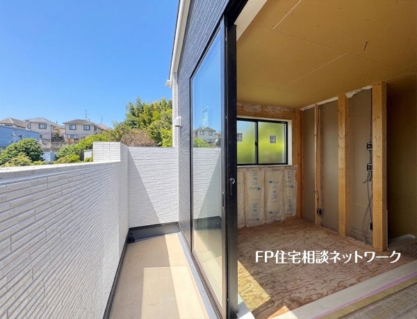 【バルコニー】  現在建築中