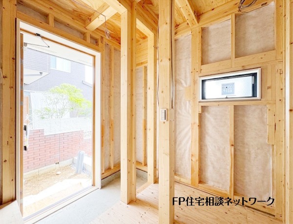【玄関】  現在建築中
