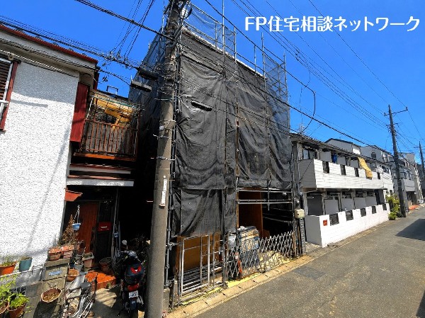 外観:毎日のお散歩も快適な緑に恵まれた閑静な住宅地は、伸び伸びスローライフを叶えてくれます。自然豊富な季節の移ろいを身近に感じられる環境です。