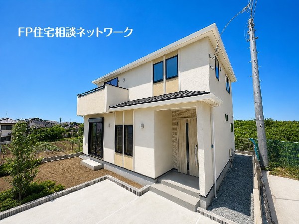 外観:自然豊富な季節の移ろいを身近に感じられる環境で子育てすれば、お子様もきっと素直に成長してくれるはずです！