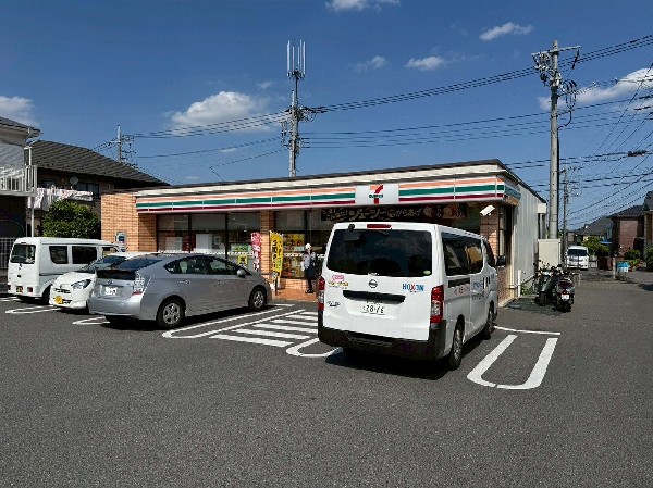 周辺環境:セブンイレブン横浜奈良3丁目店(セブンミールは大好評です。今や公共料金の支払いや宅配など、色々な用途があるコンビニは必須ですね。)