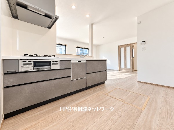 毎日使うキッチンが綺麗で清潔ならお料理を作るのも楽しくなりますよね。機能性とデザイン性を兼ね備えた嬉しいキッチン。