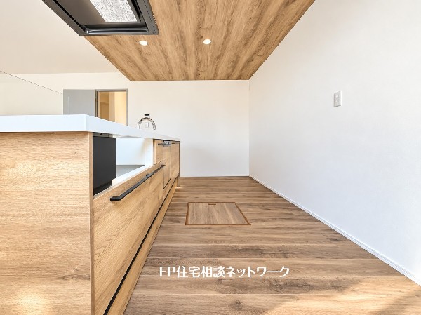 毎日使うキッチンが綺麗で清潔ならお料理を作るのも楽しくなりますよね。機能性とデザイン性を兼ね備えた嬉しいキッチン。