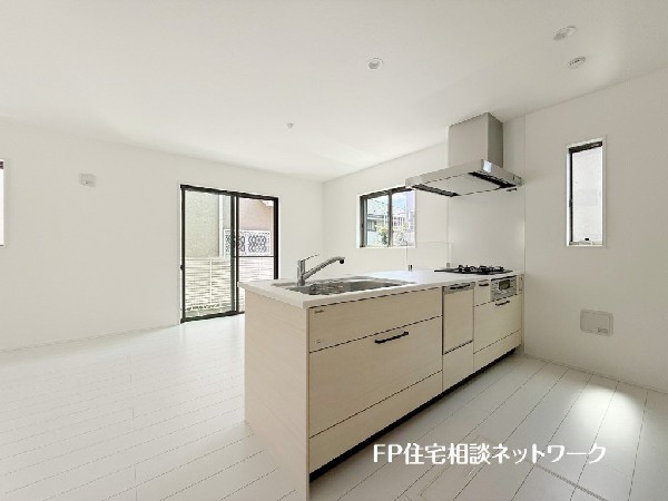 毎日使うキッチンが綺麗で清潔ならお料理を作るのも楽しくなりますよね。機能性とデザイン性を兼ね備えた嬉しいキッチン。