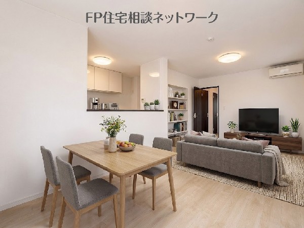 家族の一体感を感じられる広々としたスペース。家族と過ごす時間を大切にする方にピッタリのゆとりの住空間です。お子様が元気に走り回っても安心して見守れます。