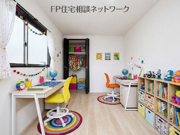 全居室には大型の収納クローゼットを完備！季節物のお洋服などもしっかりと整理整頓おしまい頂けます。居室空間をより広く隅々までお使いいただけますね。