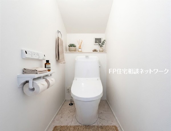 【トイレ】  本画像はAIがCGで小物を作成しており、実際の現地に小物は設置されておりません。また、販売価格に小物等は含まれておりません。