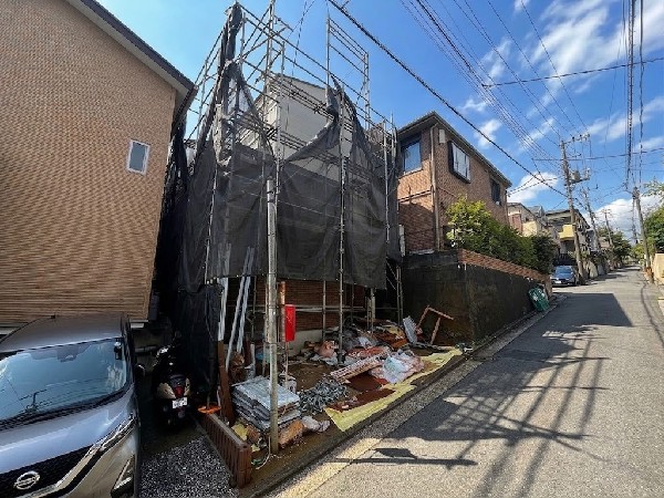 外観:現地写真（建築中/シート）