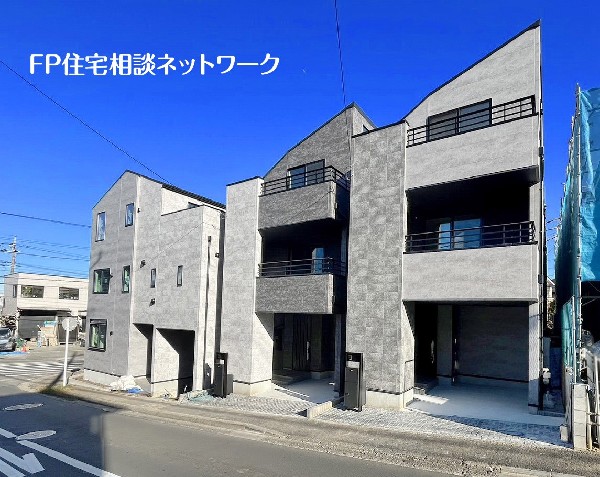 外観:【類似外観同仕様】施工例のため分譲中の建物とは外壁、屋根開口部等の形状・仕様が異なります。