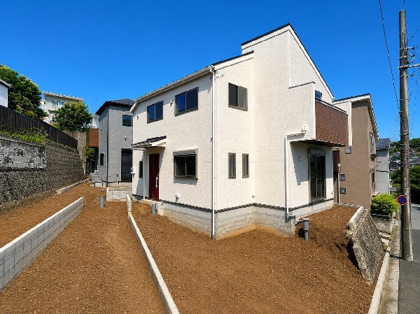 外観:毎日のお散歩も快適な緑に恵まれた閑静な住宅地は、伸び伸びスローライフを叶えてくれます。
