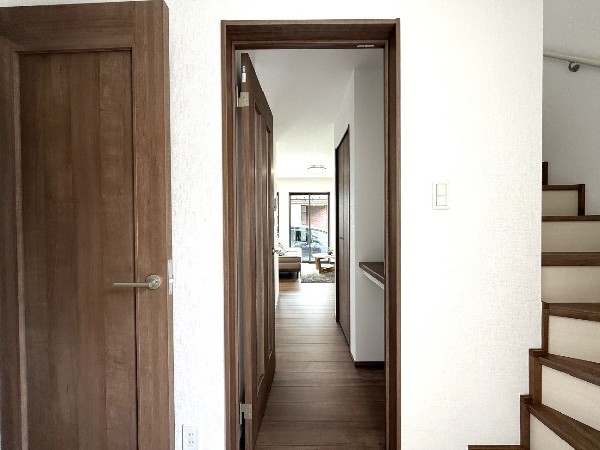 ■廊下■実際の現地に家具は設置されておりません。また、販売価格に家具等は含まれておりません。