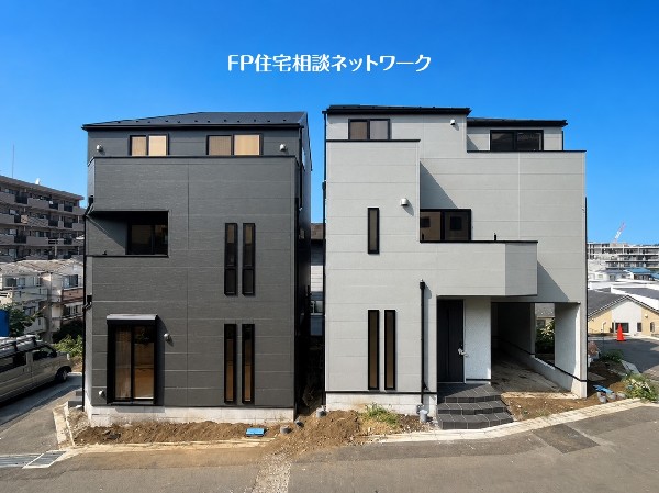 外観:【類似外観同仕様】施工例のため分譲中の建物とは外壁、屋根開口部等の形状・仕様が異なります。