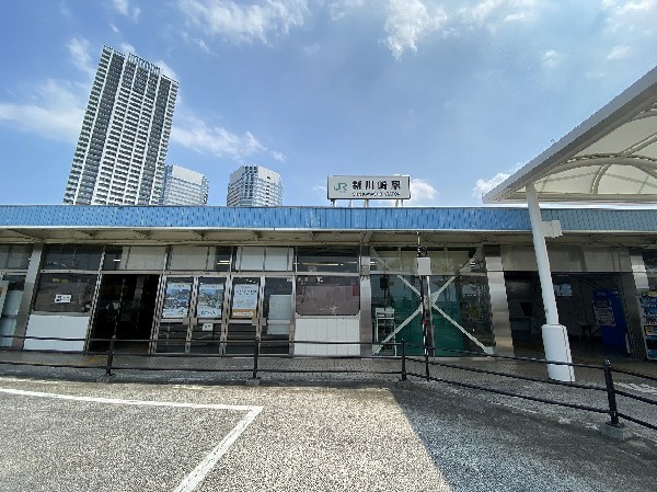 周辺環境:新川崎駅(横須賀線と湘南新宿ラインが乗り入れる、利便性の高い駅です。生活に必要な施設も充実しており、近年住みよい街として人気が高まっています。)