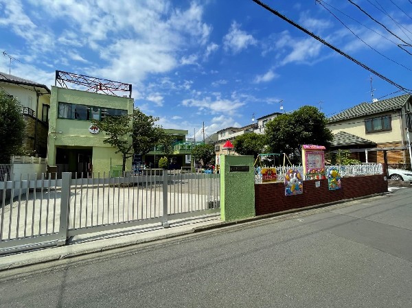 周辺環境:小田双葉幼稚園(少人数で家庭的な保育をモットーにしています。「情操」教育として、音楽とリズムを楽しみながら、鼓笛の指導をしています。)