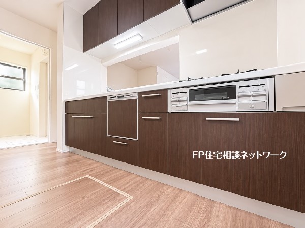 毎日使うキッチンが綺麗で清潔ならお料理を作るのも楽しくなりますよね。機能性とデザイン性を兼ね備えた嬉しいキッチン。
