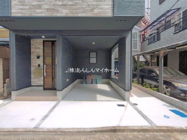 外観:駐車場（2026年8月撮影）