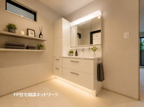 【参考プラン　建物面積100ｍ2　建物参考価格　2200万円（税込）】