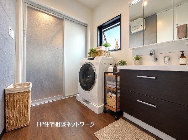 本画像の洗濯機、小物、植栽等はCG生成の配置イメージです。販売価格にこれらは含まれず、付帯しません。