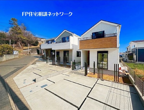 外観:【類似外観同仕様】施工例の為、分譲中の建物とは外壁、屋根開口部等の形状・仕様が異なります。