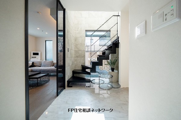 建物プラン例　延床面積100m2　2階建て　価格2400万円（税込）