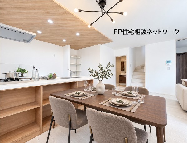 本画像はAIがCGで家具、衣類、小物、照明などを生成しているため、実際の現地には設置されておりません。