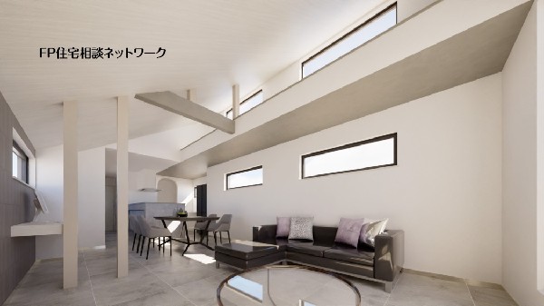 高窓から明るい陽光が差し込む、開放感あふれる吹抜けリビング。勾配天井が生み出すダイナミックな空間と、洗練されたモダンなデザインが魅力。