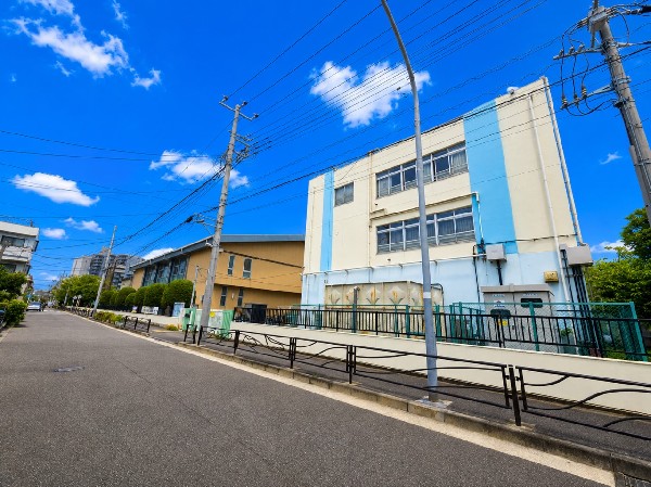 周辺環境:大島小学校(大島小学校は「あしたも行きたくなる学校」の学校目標の実現に向けて、全力で取り組んでいます。)