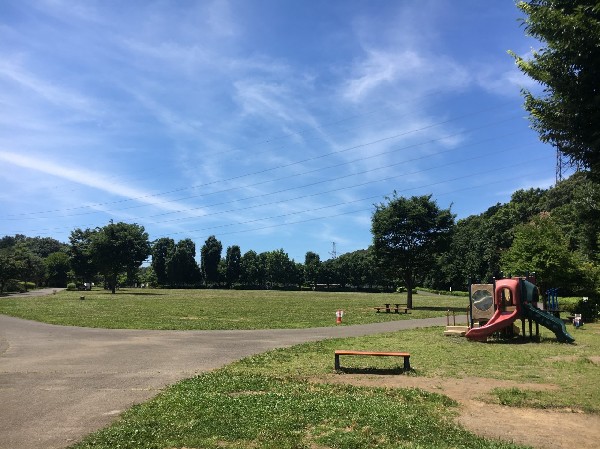 周辺環境:玄海田公園(幼児からお年寄りまで家族ぐるみで楽しめる大きな公園です。手ぶらで楽しめるバーベキュー場もあります。)