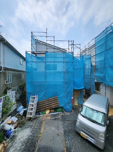 外観:落ち着きある住宅街、一種低層住居専用地域内に位置しています。日当りを大きく遮られることもありません。