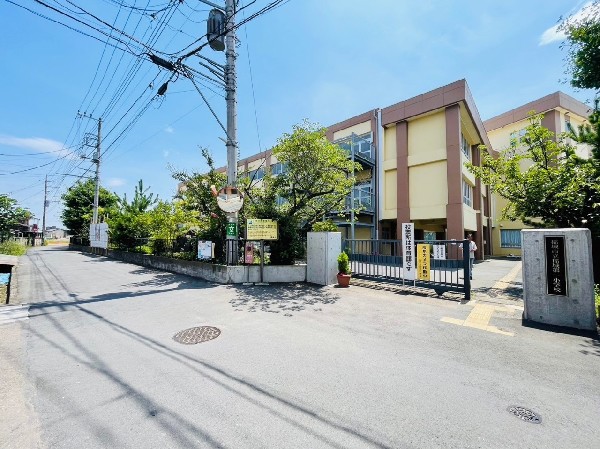 周辺環境:稲城市立稲城第一小学校(創立152年の歴史ある小学校です。本物件から約270ｍと近いため、お子様の登下校も安心ですね。)