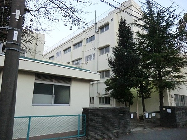 周辺環境:常盤台小学校(常盤公園近くにある小学校。常小スタンダードという決まりがあり保護者にも分かりやすい。教育目標は「自ら輝く　ときわの子」。)