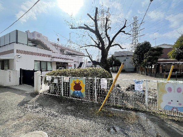 周辺環境:白幡ほいくえ(閑静な住宅地にある保育園。近隣には、公園も多くあり、園庭遊びとあわせて、戸外活動を多く取り入れる。)