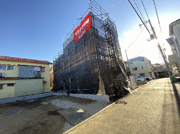 外観:閑静な住宅地で子育て家族にピッタリ。毎日のお散歩も快適な緑に恵まれたエリアでのびのびスローライフを