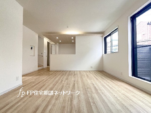 17.2帖の広々ＬＤＫ。導線もしっかりと取れているので、ソファーなどの家具もしっかりと配置できます。