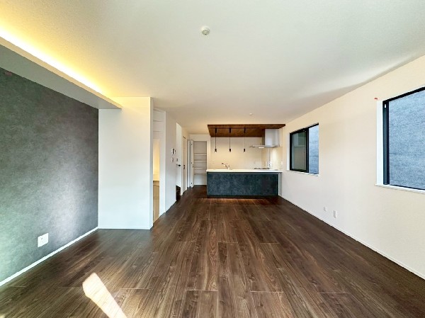 17.7帖の広々ＬＤＫ。導線もしっかりと取れているので、ソファーなどの家具もしっかりと配置できます。