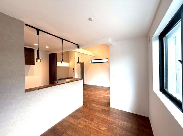 対面タイプのキッチンは出来上がったお料理をお子様が運ぶなど、お手伝いの機会も増えそうですね。