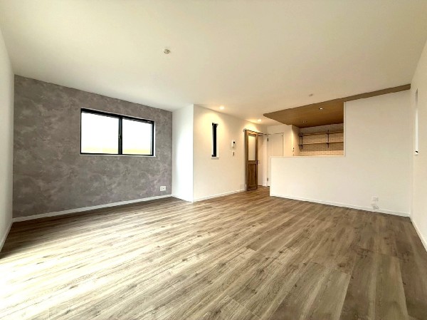 オープンでのびやかな空間を生み出す、18帖のＬＤＫ。家族と過ごす時間を大切にしたい方にぴったりです。